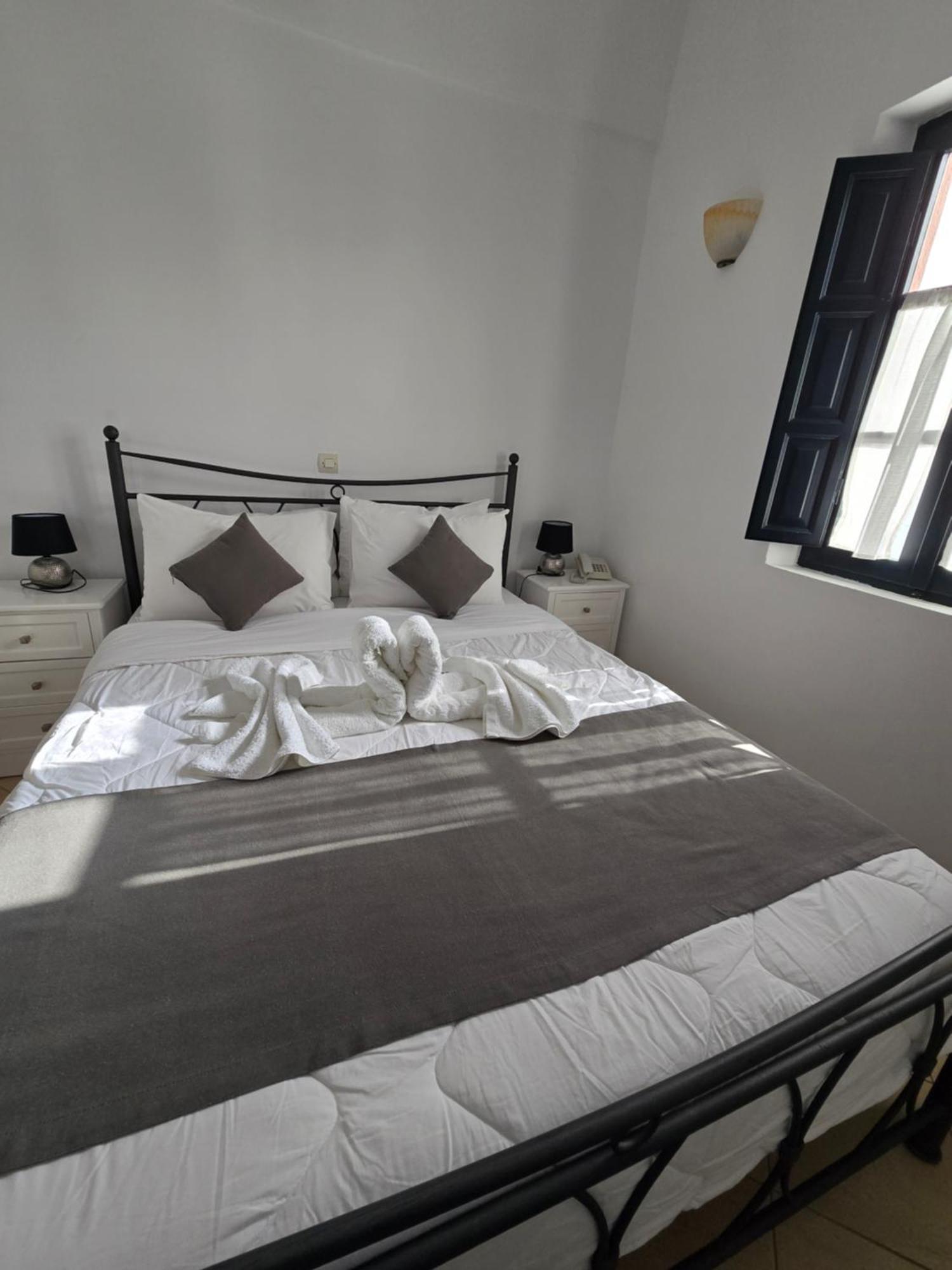 Anthonas Apartments Imerovigli Extérieur photo