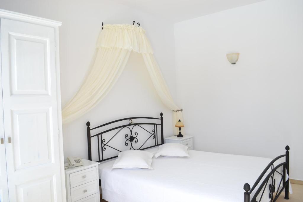 Anthonas Apartments Imerovigli Chambre photo